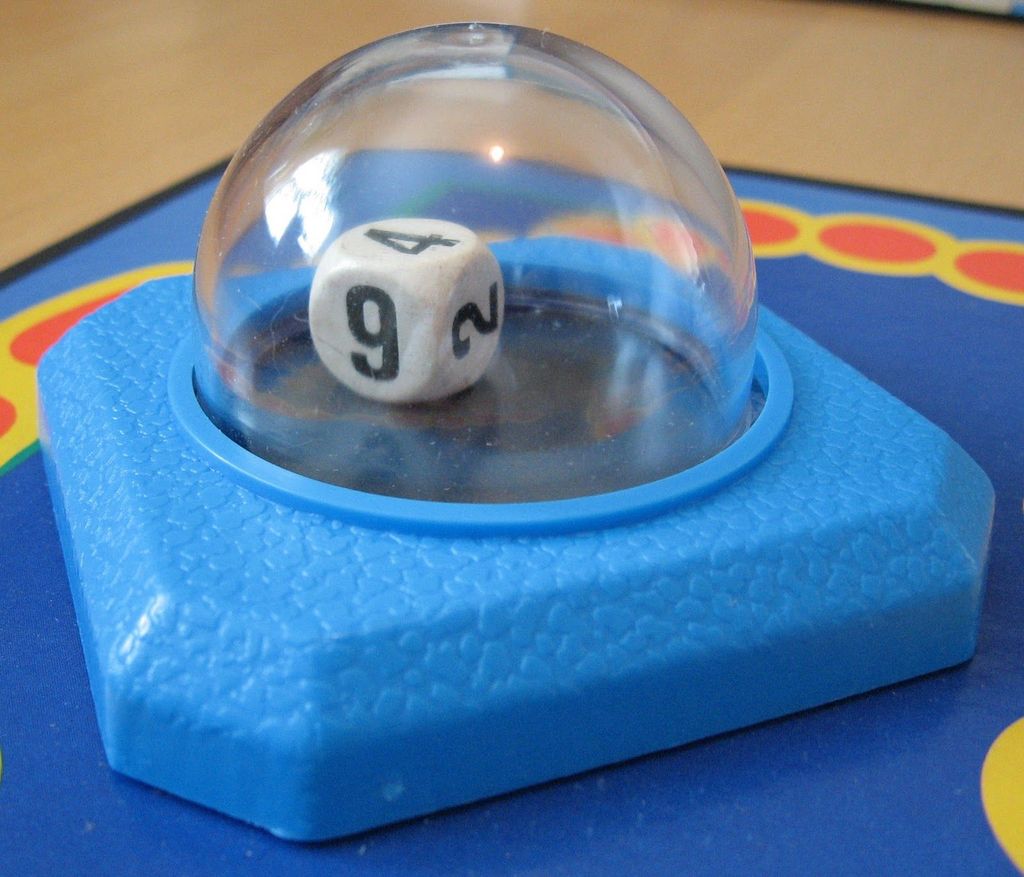 Illustration 6 de Double Trouble - Roll Dice, Play Cards, Push Your Luck!