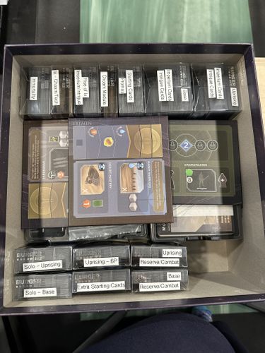 Deluxe box can store it? | BoardGameGeek