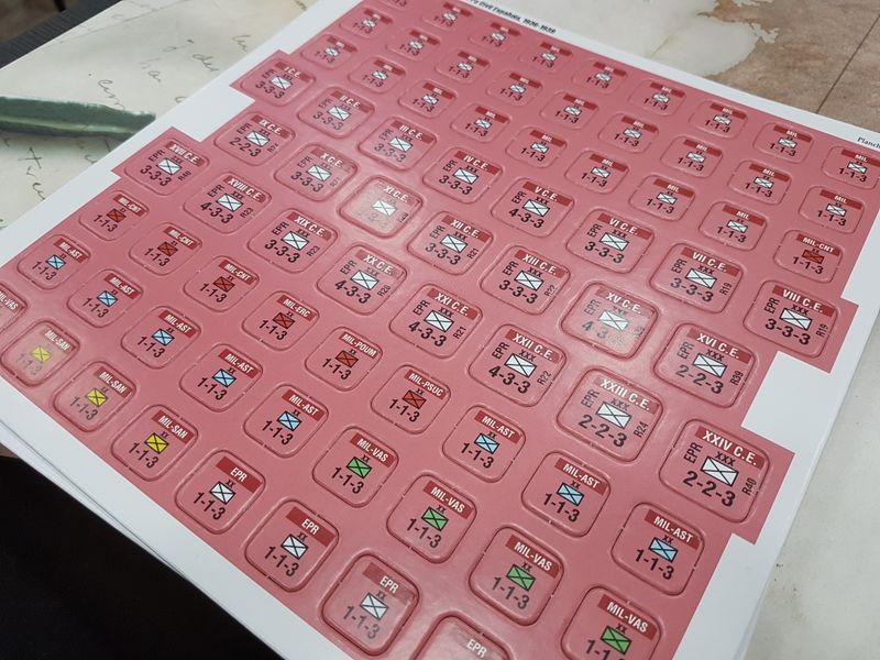 https://cf.geekdo-images.com/2kkT0QSVqmQeJL5b-cpgcQ__imagepage/img/ZH6U782sVvC_qWc1y3zUHqREDy4=/fit-in/900x600/filters:no_upscale():strip_icc()/pic4575888.jpg