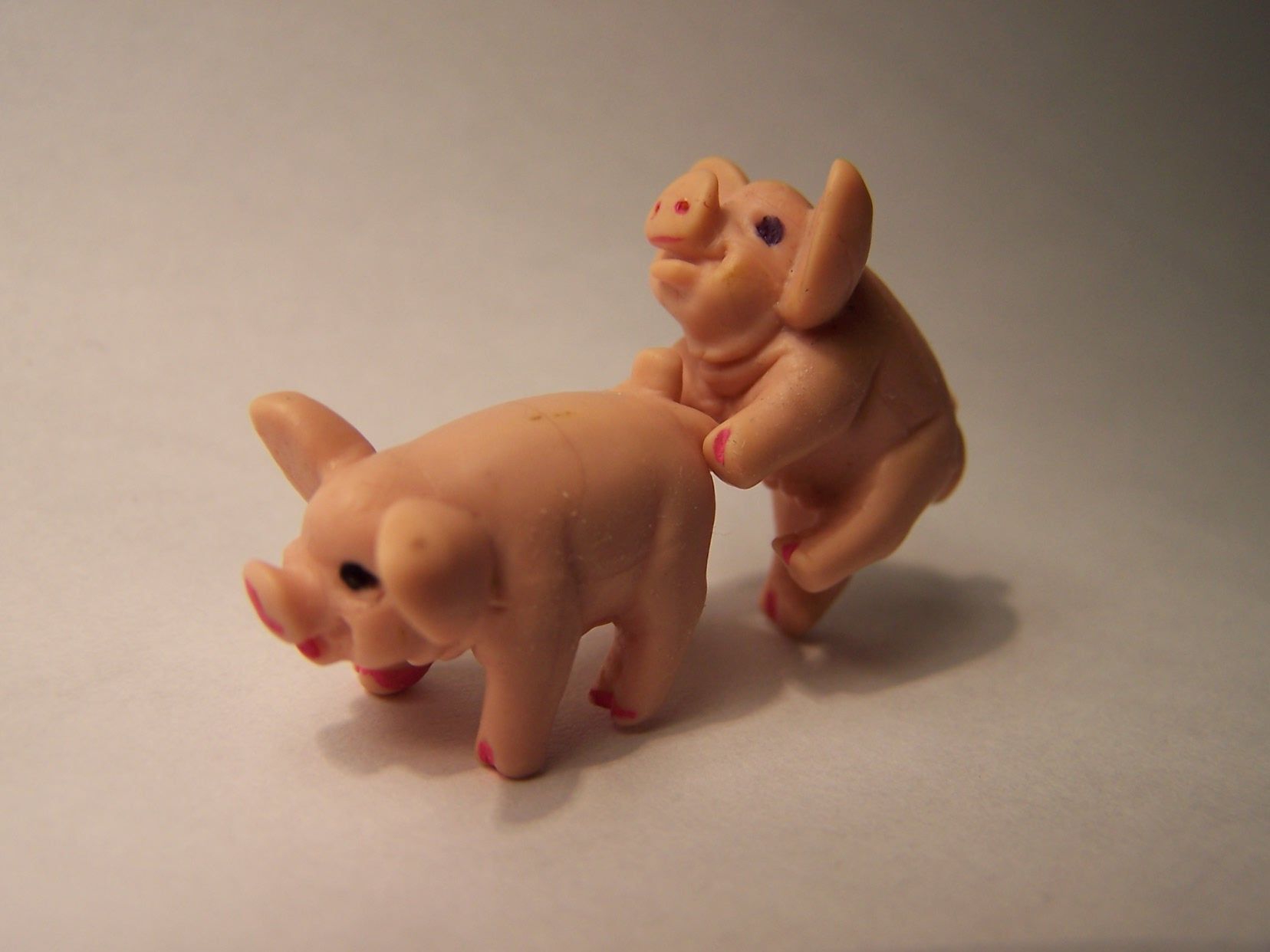 Pass the Pigs | Image | BoardGameGeek