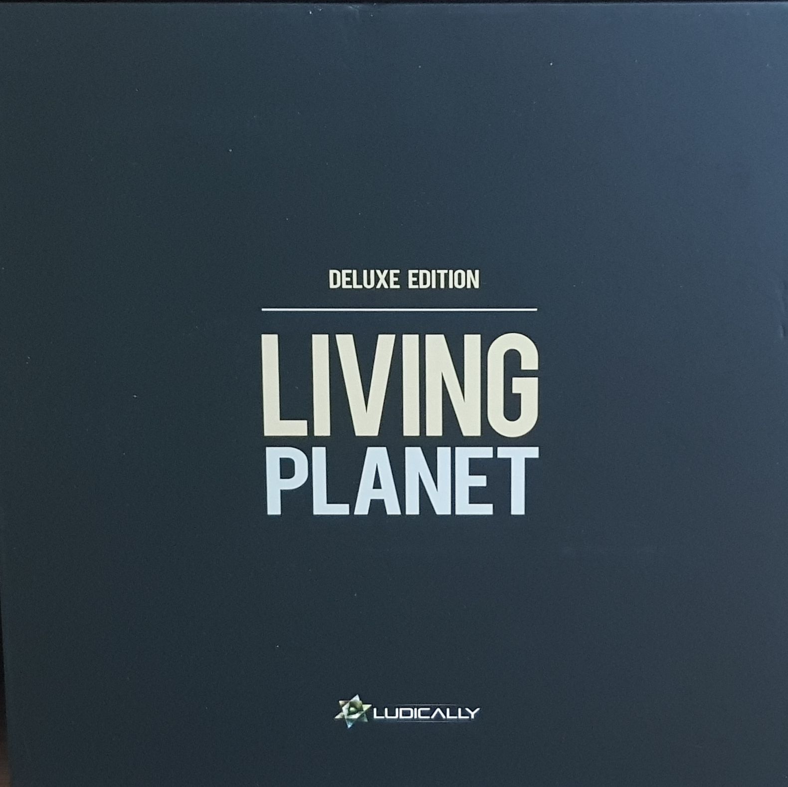 Living Planet: Deluxe Edition