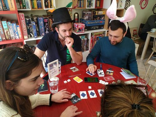 Board Game: Alice in Wordland