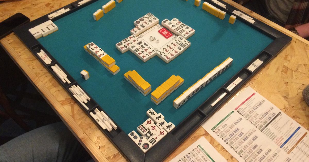 Jogue Mahjong Japonês (Riichi) online no seu navegador • Board Game Arena