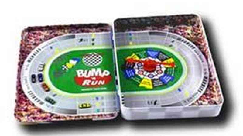 Bump 'N Run: Magnetic Race Game
