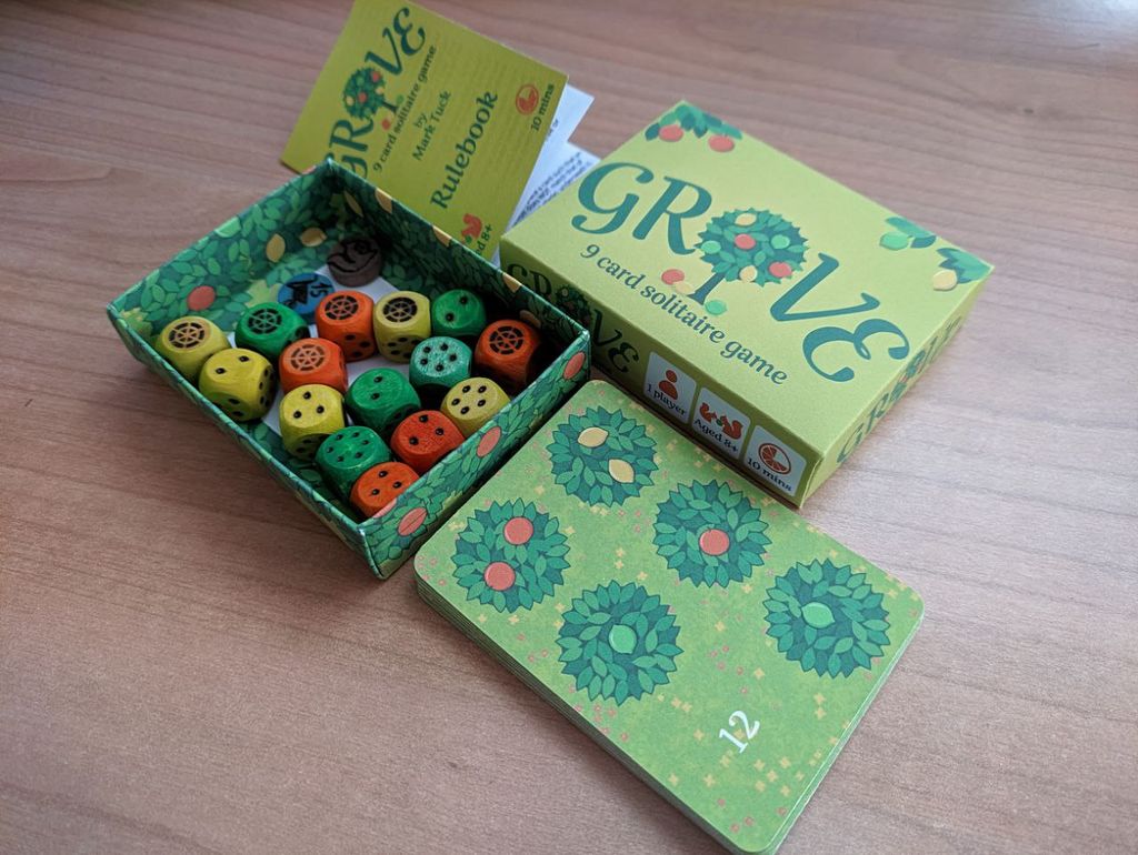 Telescoping box Grove A 9 card solitaire game