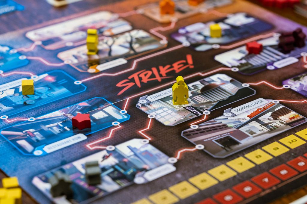 Illustration 1 de STRIKE! The Game of Worker Rebellion