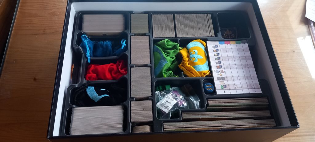 Do sleeved cards fit in the insert? | BoardGameGeek