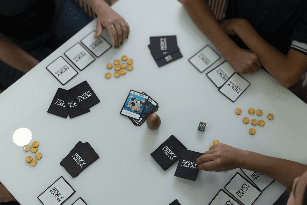 Illustration 4 de Pesky Penguins: The Egg Snatching Card Game