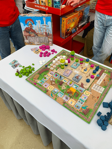 Board Game: Évora