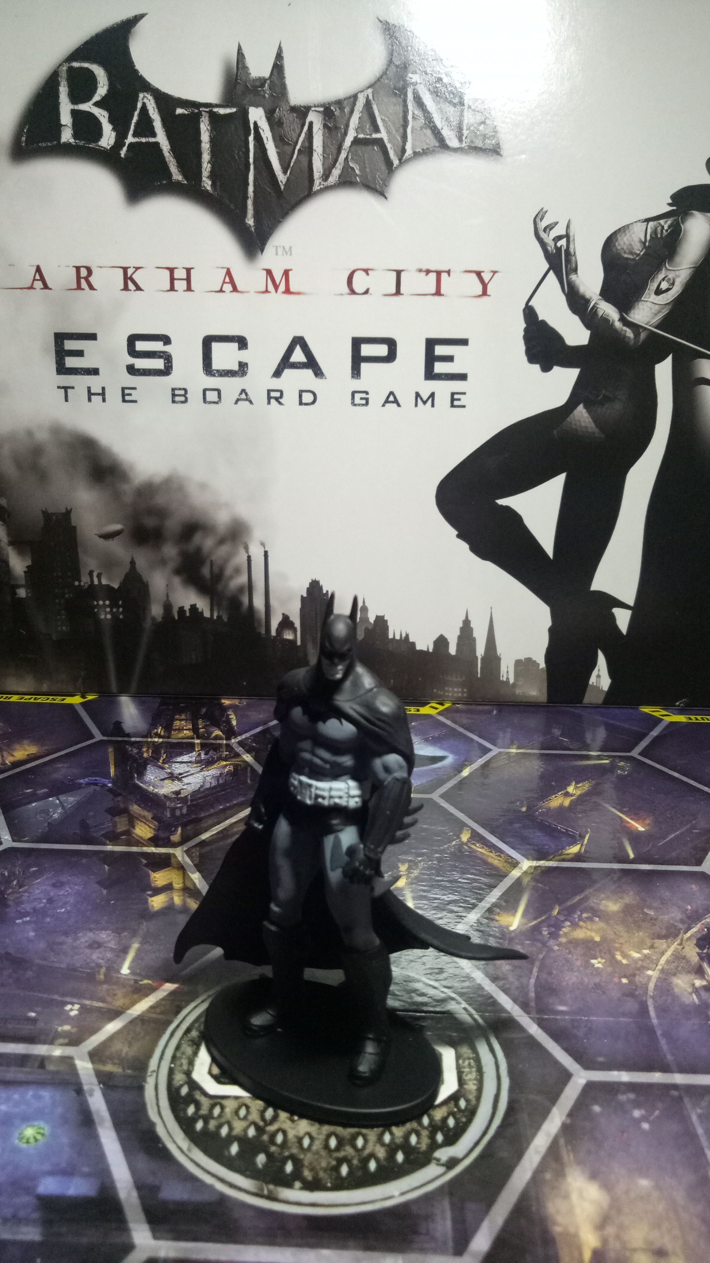 Batman: Arkham City Escape Board Game - 2 Player Strategy Game, 20 Minute Playtime