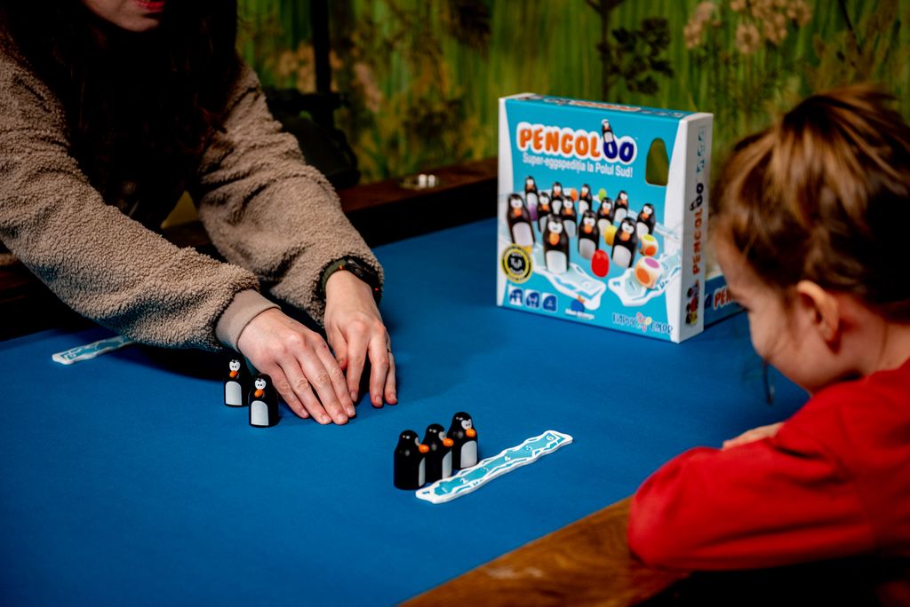 Pengoloo @BoardGameColors