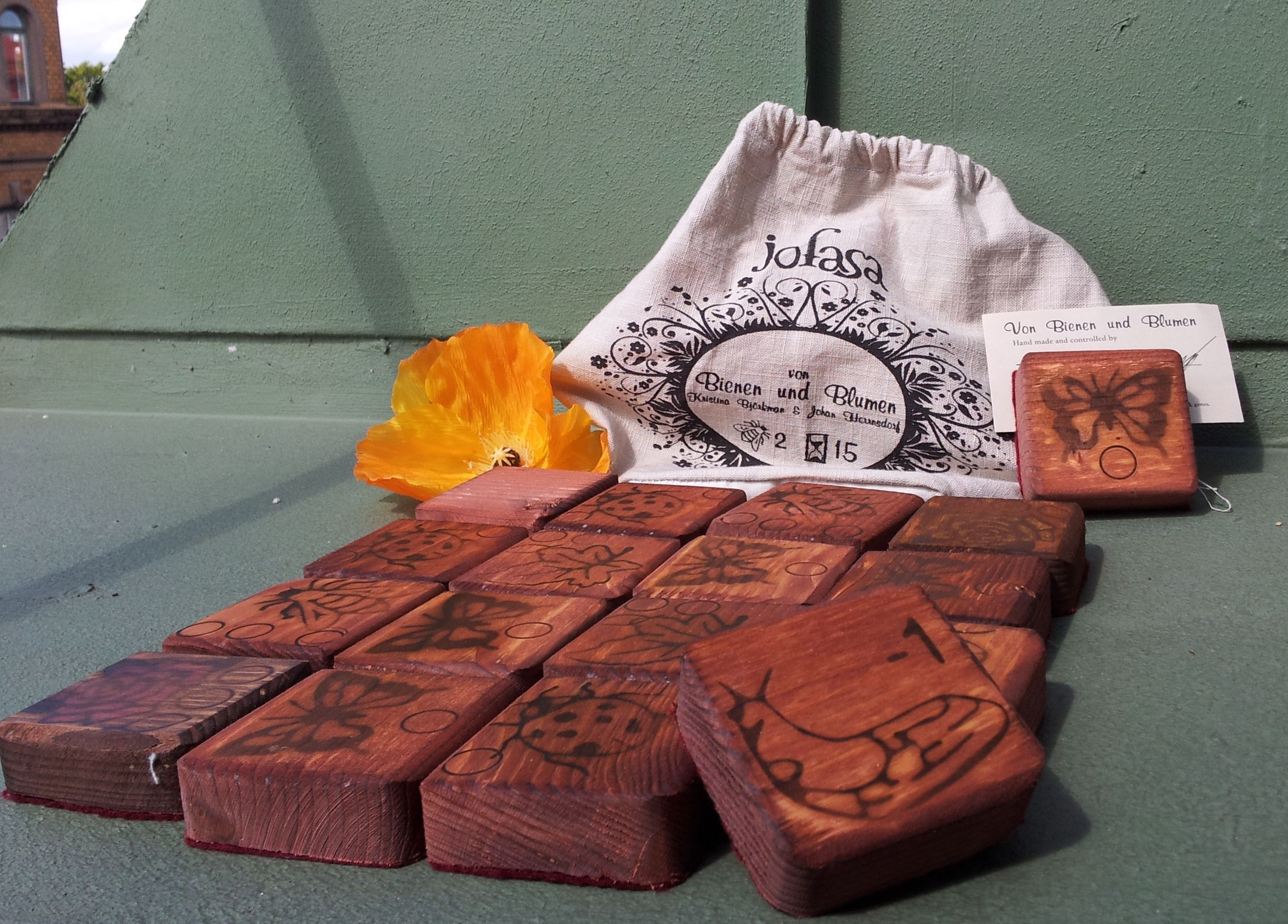 Von Bienen und Blumen box art