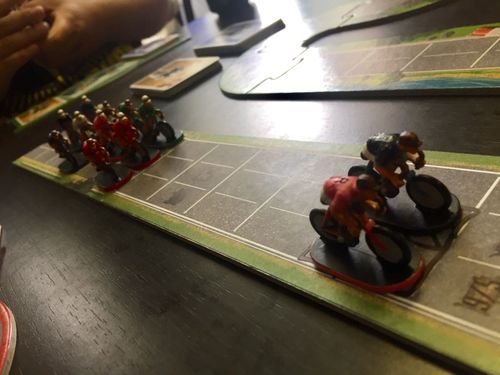 Board Game: Flamme Rouge: Peloton