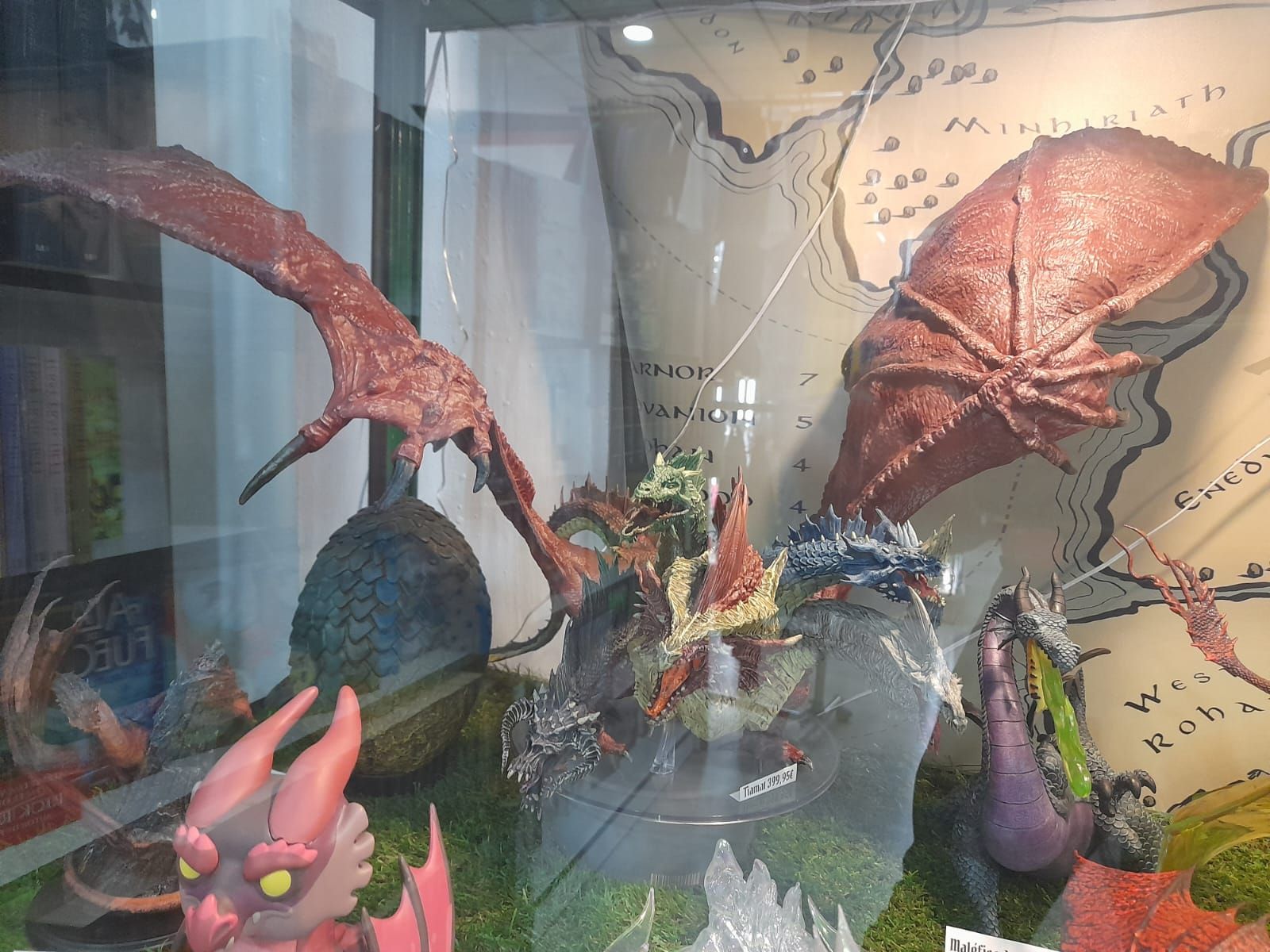 Dungeons & Dragons: Attack Wing – Tiamat Premium Figure | Image 