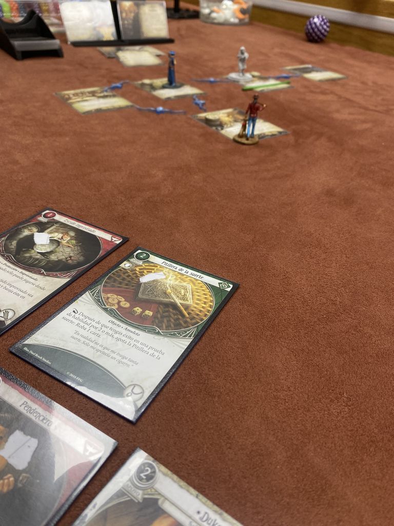 Arkham Horror: The Card Game photo 4