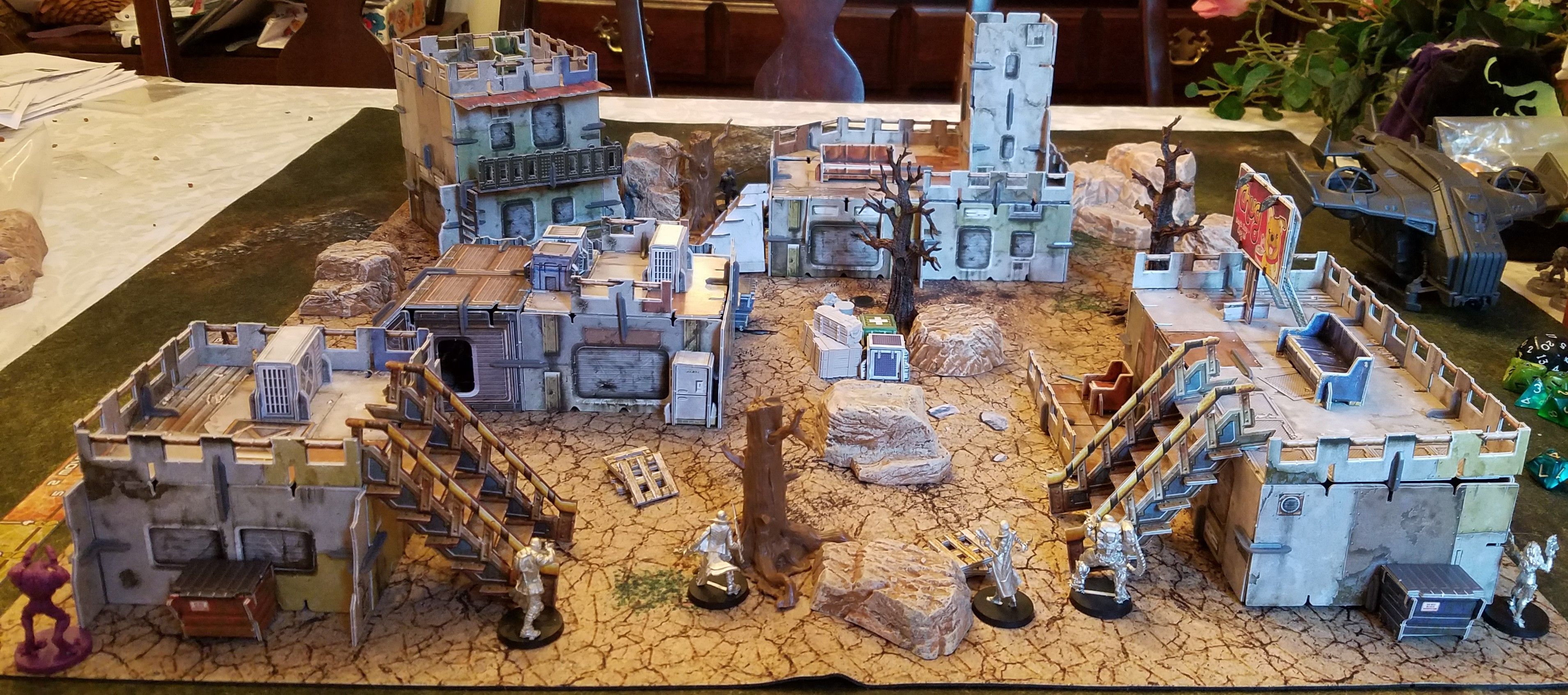 Five Parsecs From Home - Solo Adventure Wargame - Válečně laděné