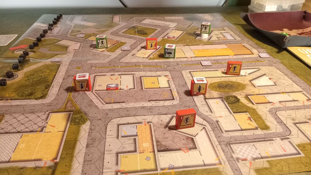 Illustration 6 de Urban Operations: Eastern European Town & Modular Roads
