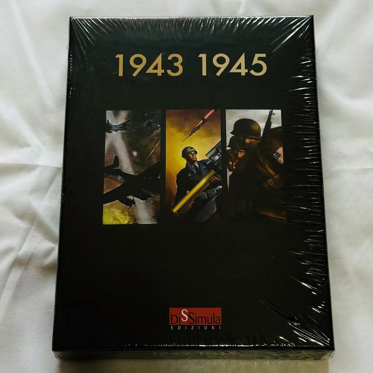 1943 1945 cover art