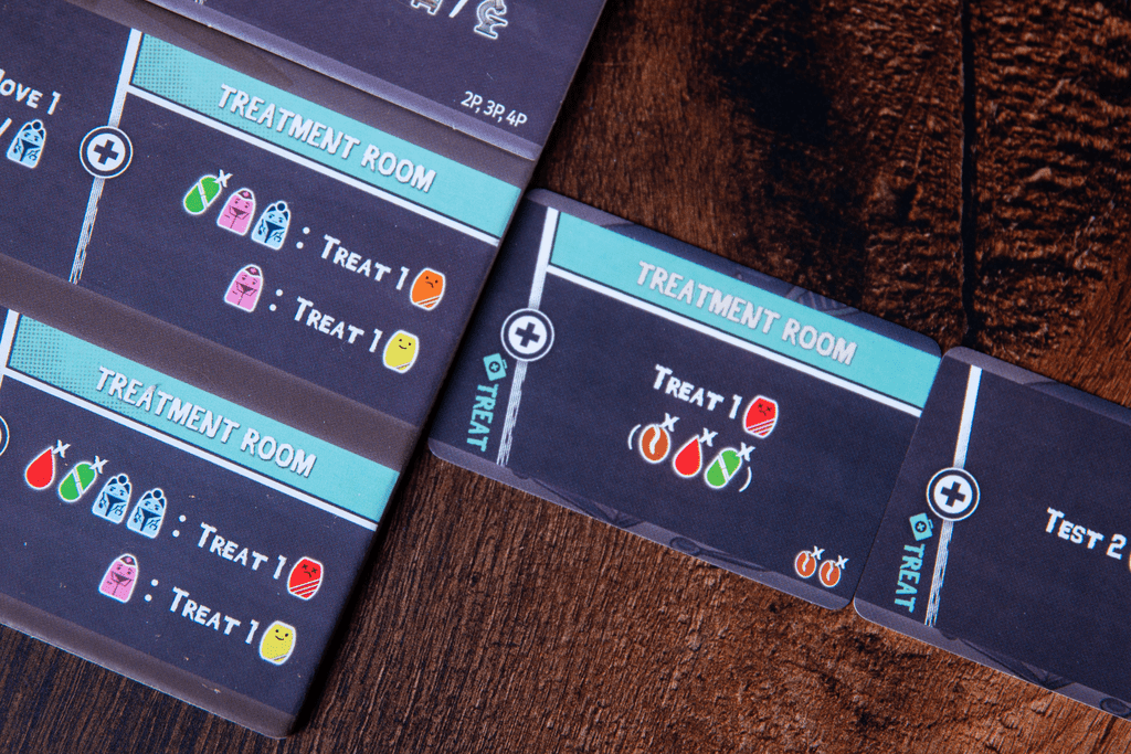 Illustration 7 de On Call | A High-Octane ER Simulation Co-Op Board Game
