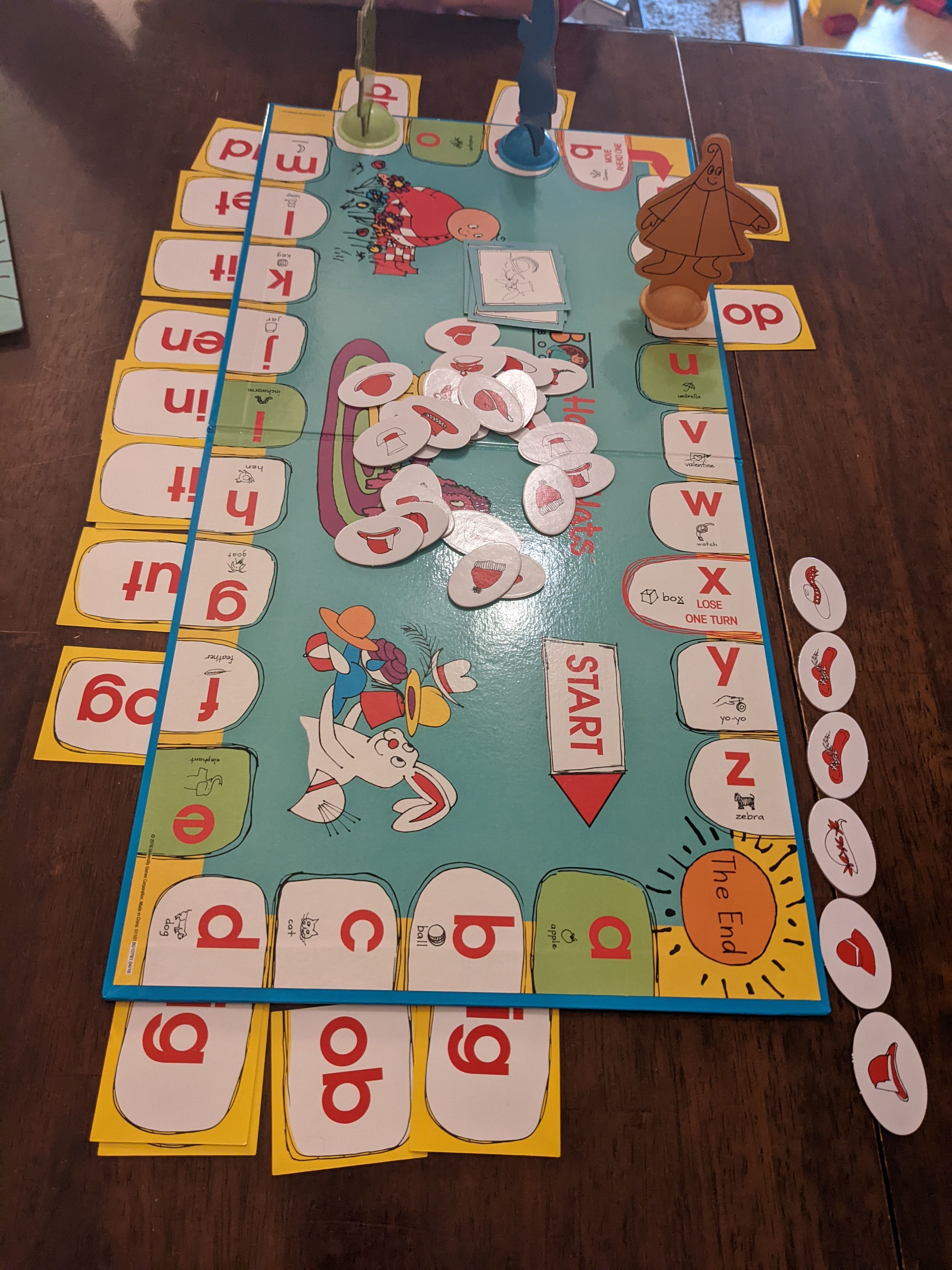 Happy Hats Beginning Reading Game