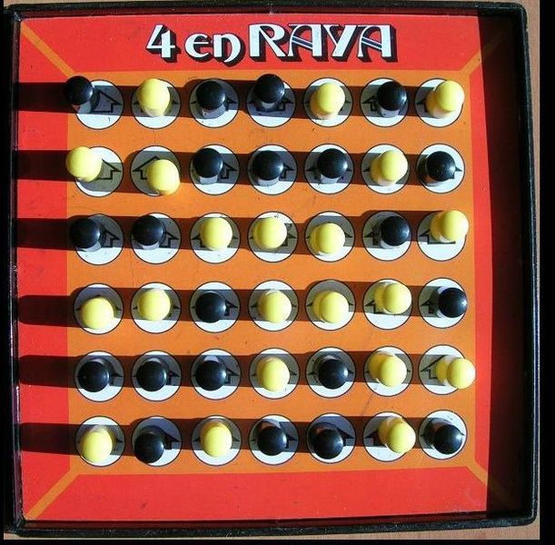 Magnetic connect four spanish edition.