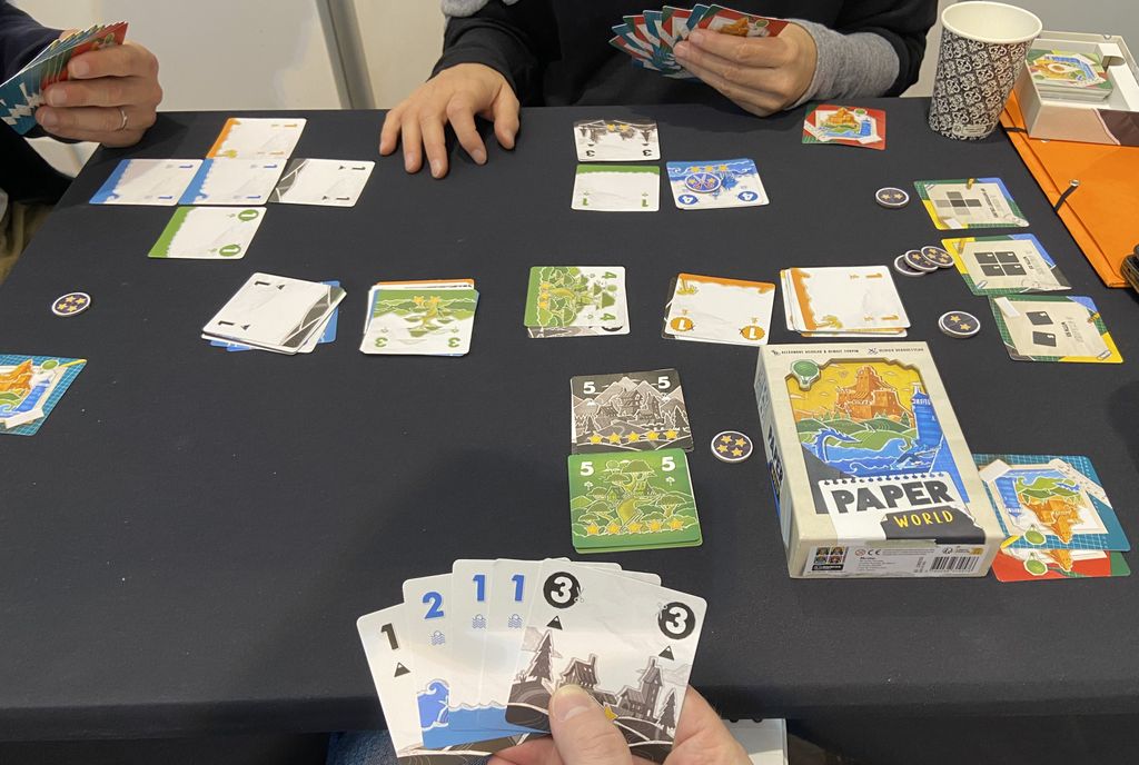 Επιτραπέζιο παιχνίδι: Paper World