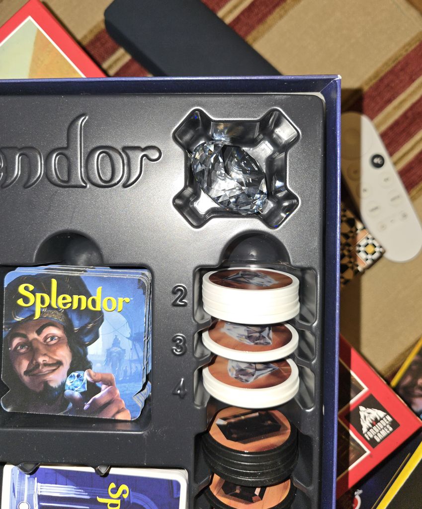 Upgraded first player token | Splendor