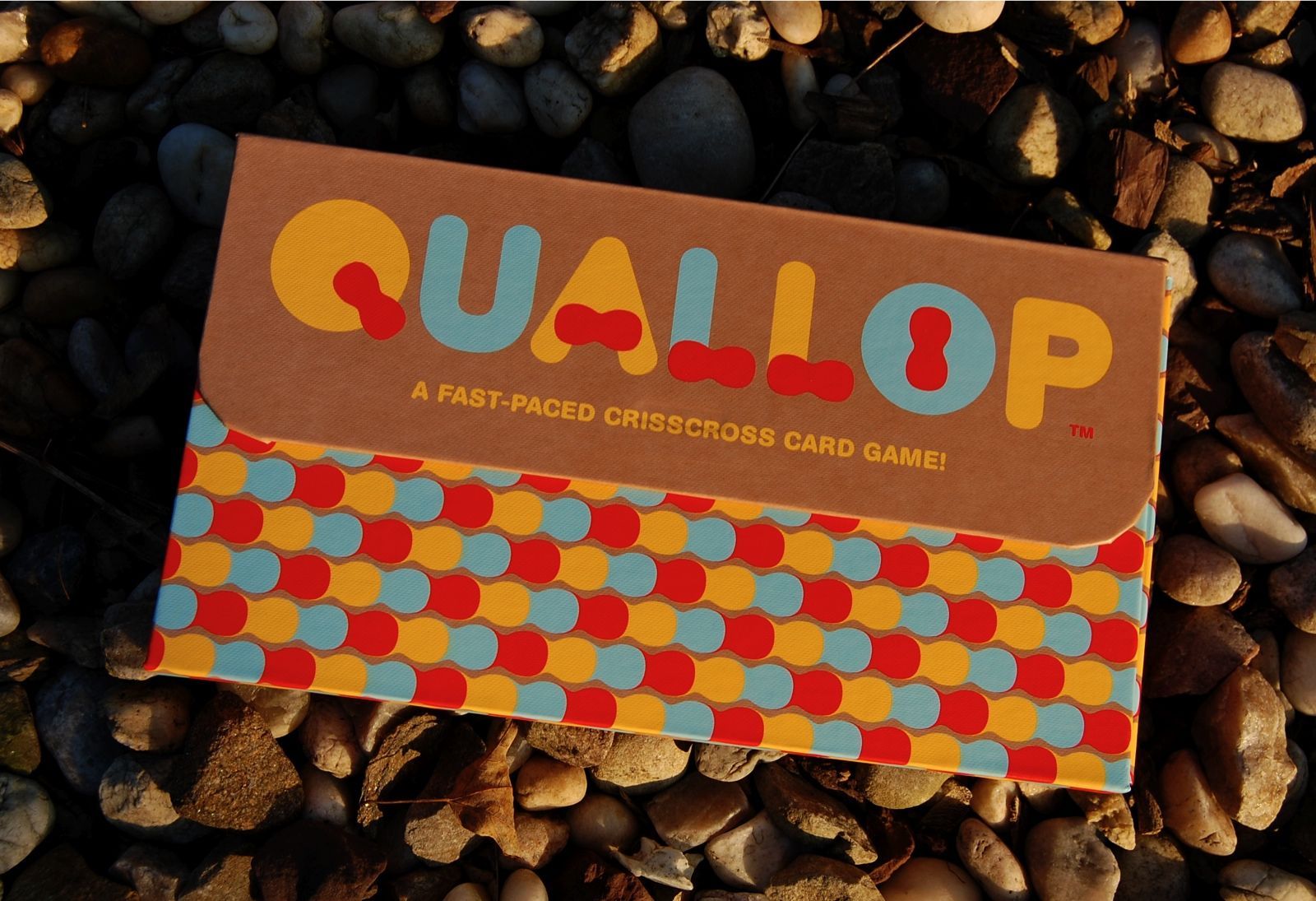 Quallop: A Fast-Paced Crisscross Card Game