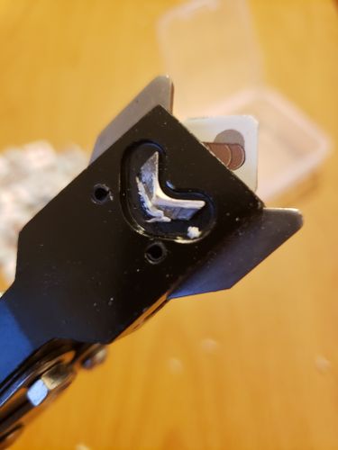Am I doing something wrong, or is this corner clipping device