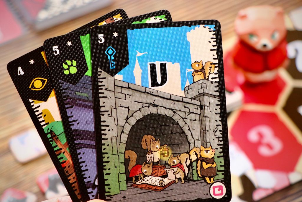 Illustration 2 de Spytails: Handcrafted Wooden Agents in the Shadows