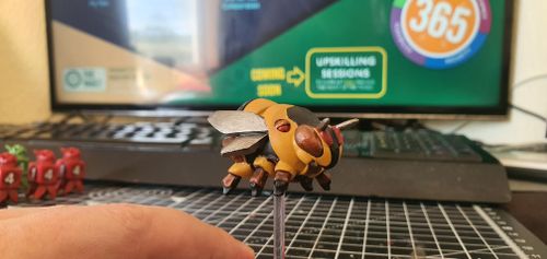 Painting the Queen Bee (no not Beyoncé! ;-) | BoardGameGeek
