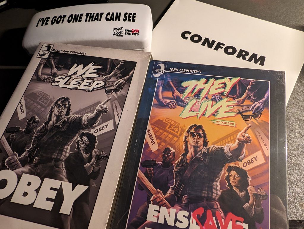 Illustration 8 de They Live: The Card Game - Save The City/Enslave The City