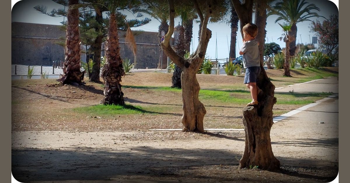 ...a tough trek past the slums... | Browsing Games