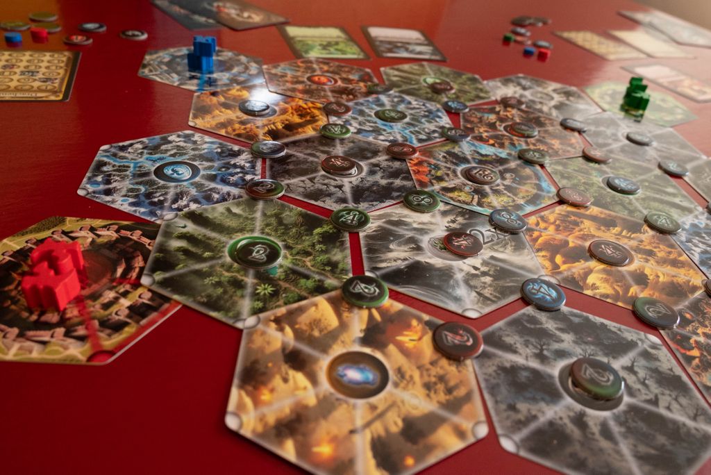 Illustration 1 de The Dragon's Tweak - A game of strategic summoning