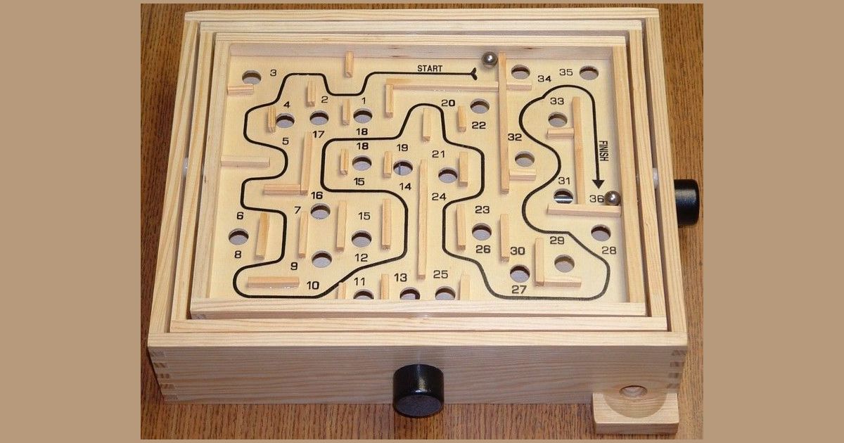 1pc Wooden Labyrinth Maze Funny Balancing Beads Board Game for Adults