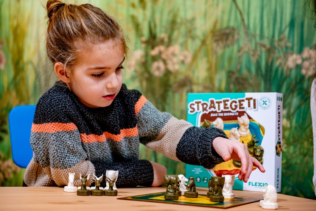 Strategeti - review @ BoardGameColors | Strategeti