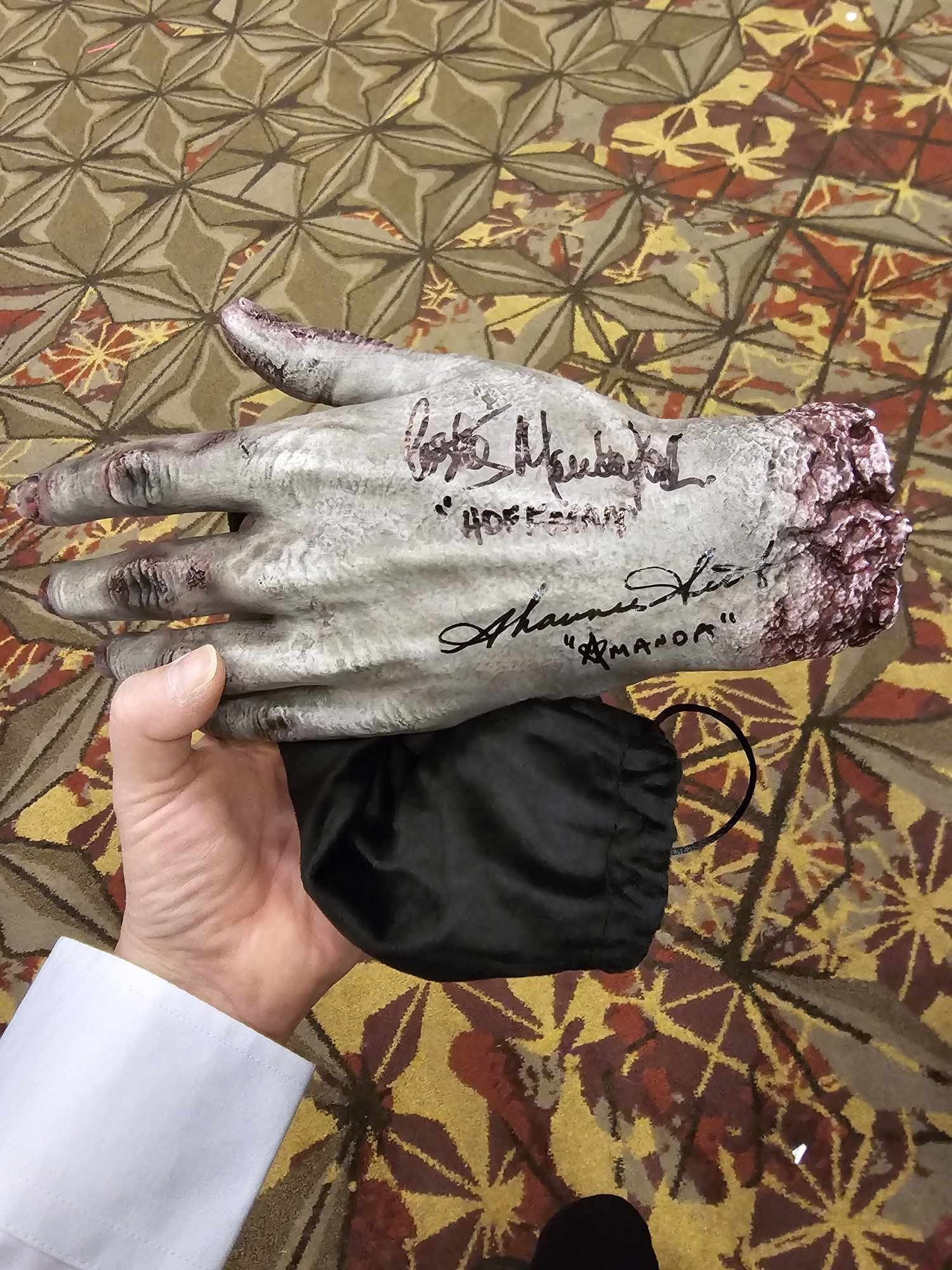 Severed Hand signed by Shawnee Smith (Amanda) and Costas Mandylor  (Detective Hoffman) | BoardGameGeek