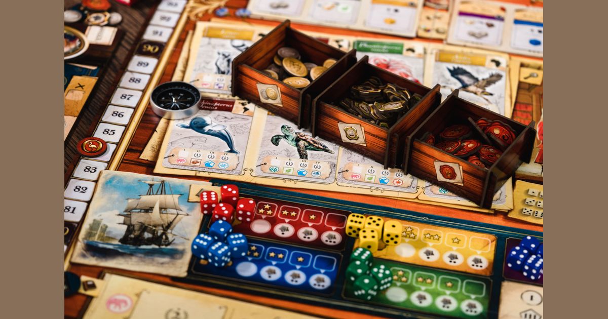 Игрушки монстер хай. Настольные игры названия. Какую можно подарить настольную игру. Какую можно подарить настольную игру. Подарок на юбилей компании.