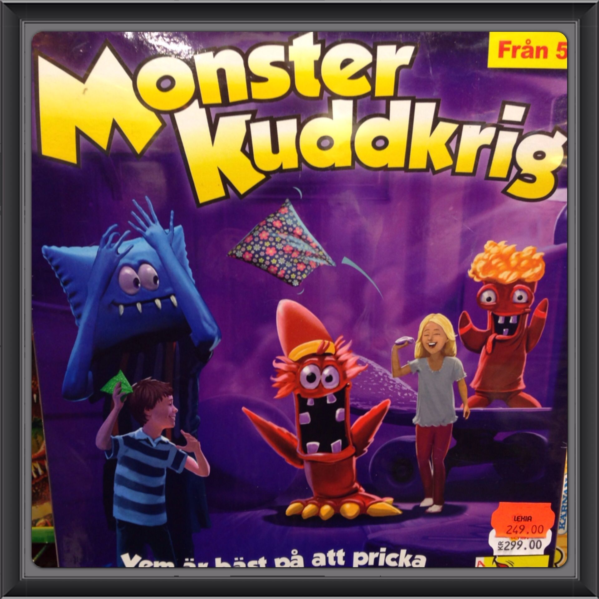 Monsterkuddkrig cover art