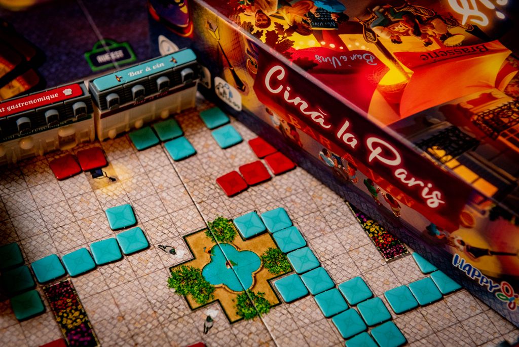 Dinner in Paris @BoardGameColors