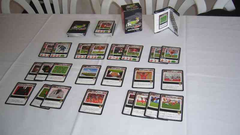 Football Stars: Jogo de Cartas Ilustradas