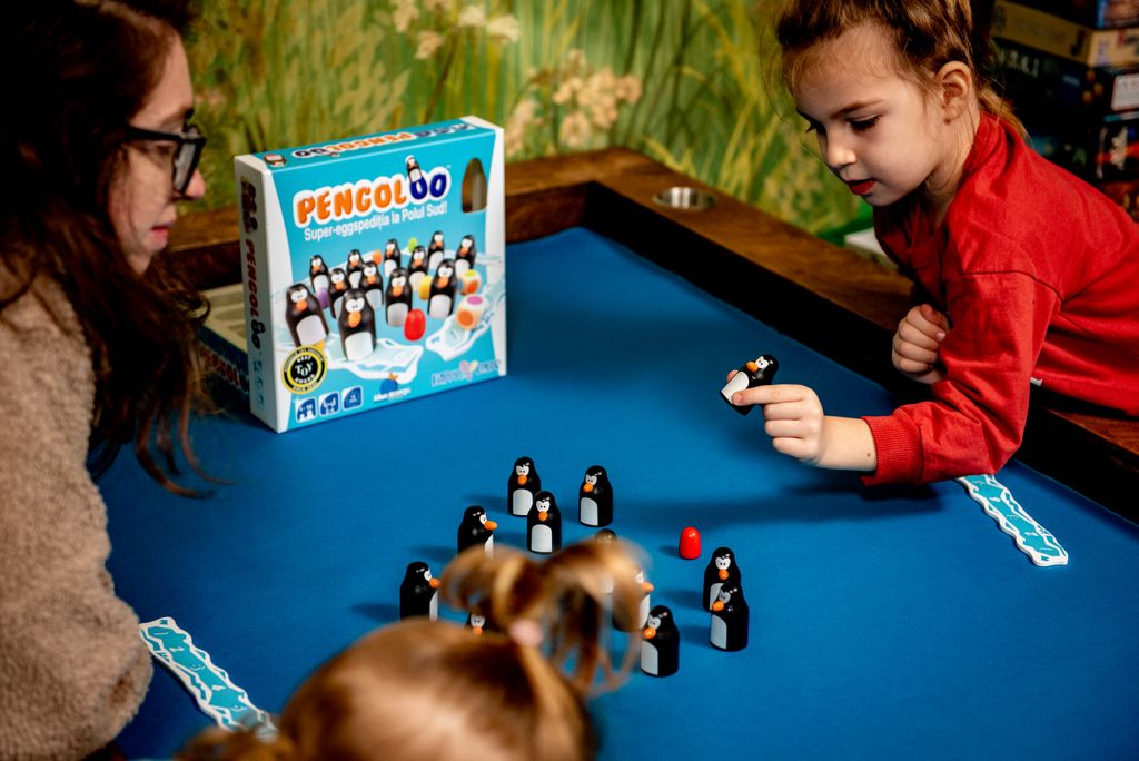 Pengoloo @BoardGameColors