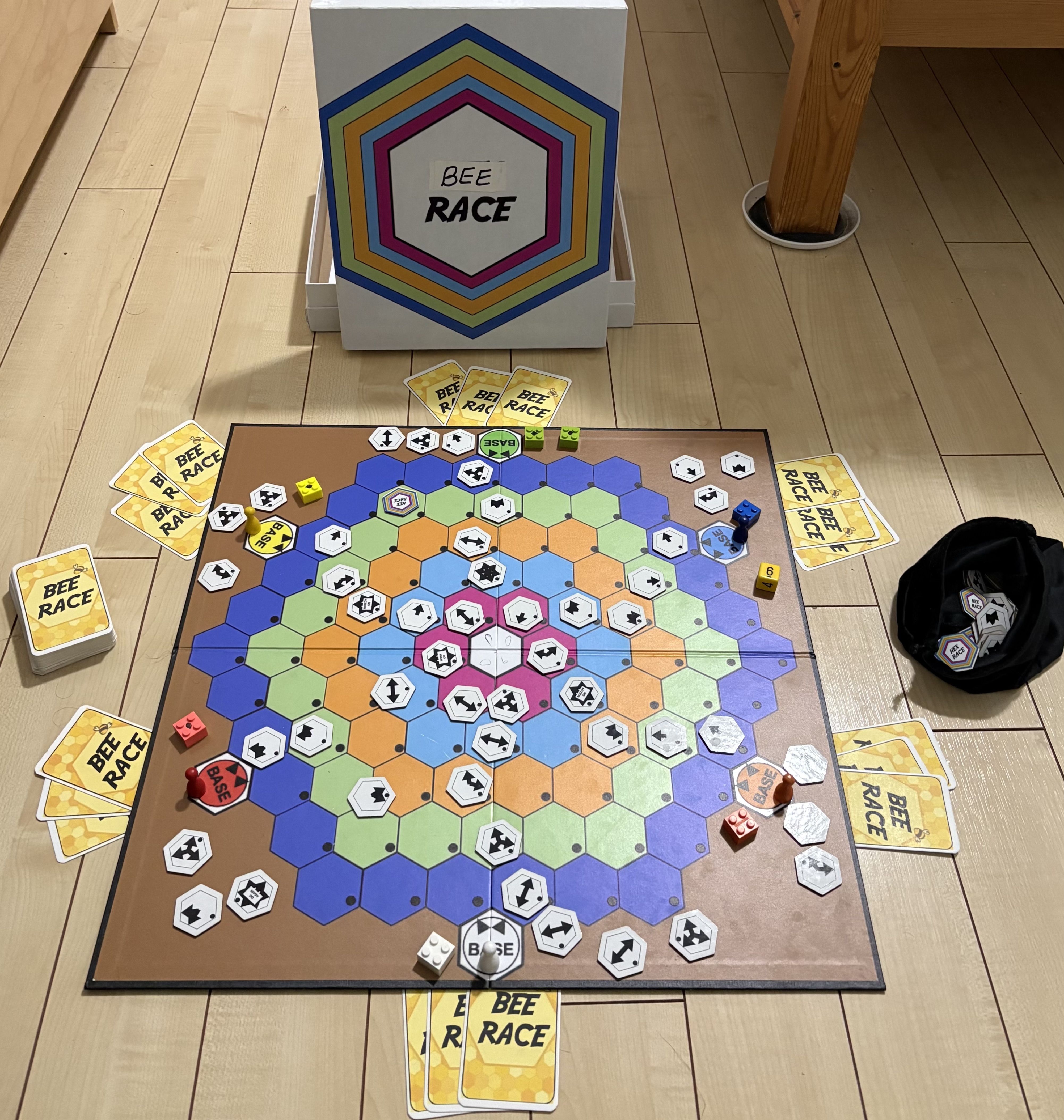 Bee Race box art