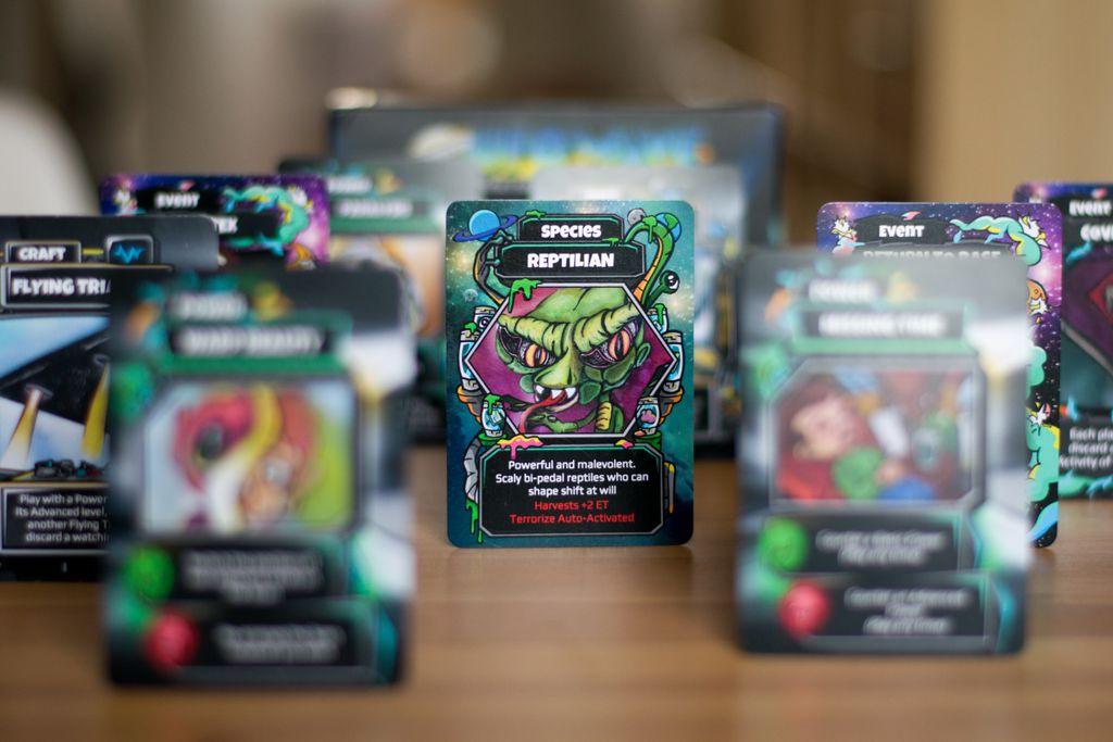 Illustration 1 de UFO Wave: The Tactical Card Game Of Alien Supremacy