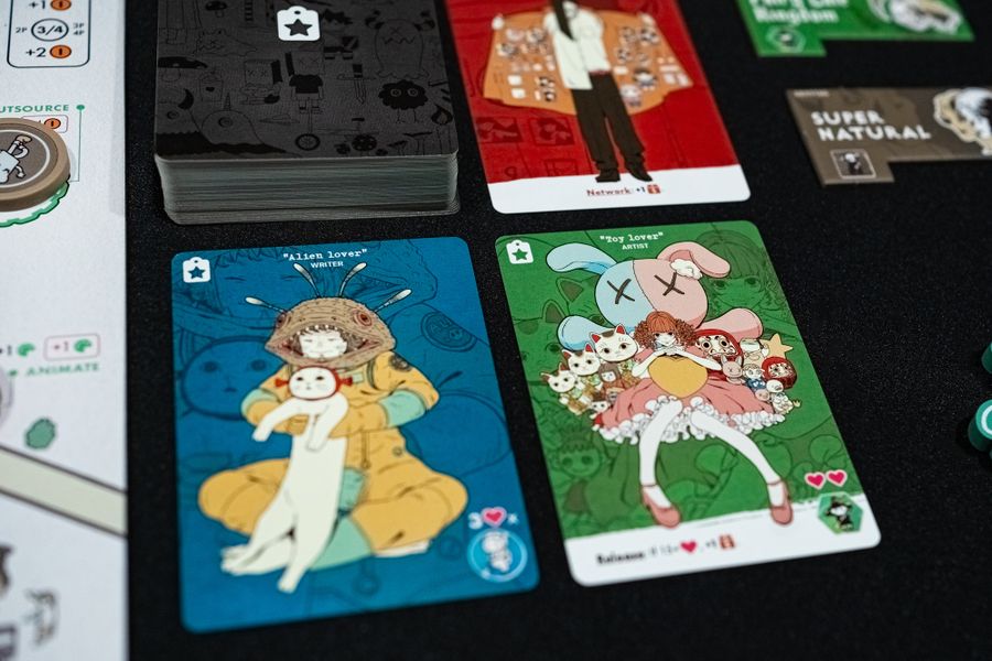 https://cf.geekdo-images.com/bEJGzkvIZFcr8OhU7X6jBQ__imagepage/img/CwvbU6958W7B3aW_M6heMYJgCeo=/fit-in/900x600/filters:no_upscale():strip_icc()/pic8464381.jpg