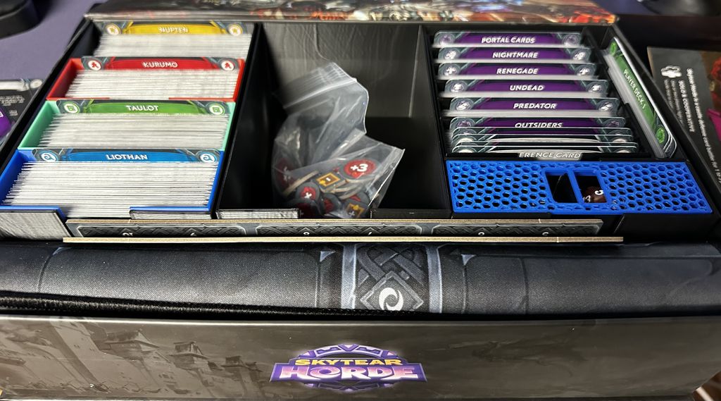 Best way to divide/store with sleeves? Skytear Horde