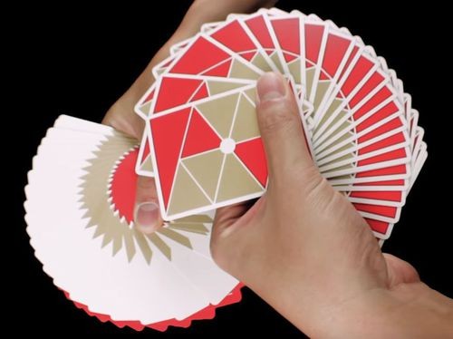 Use a cardistry deck