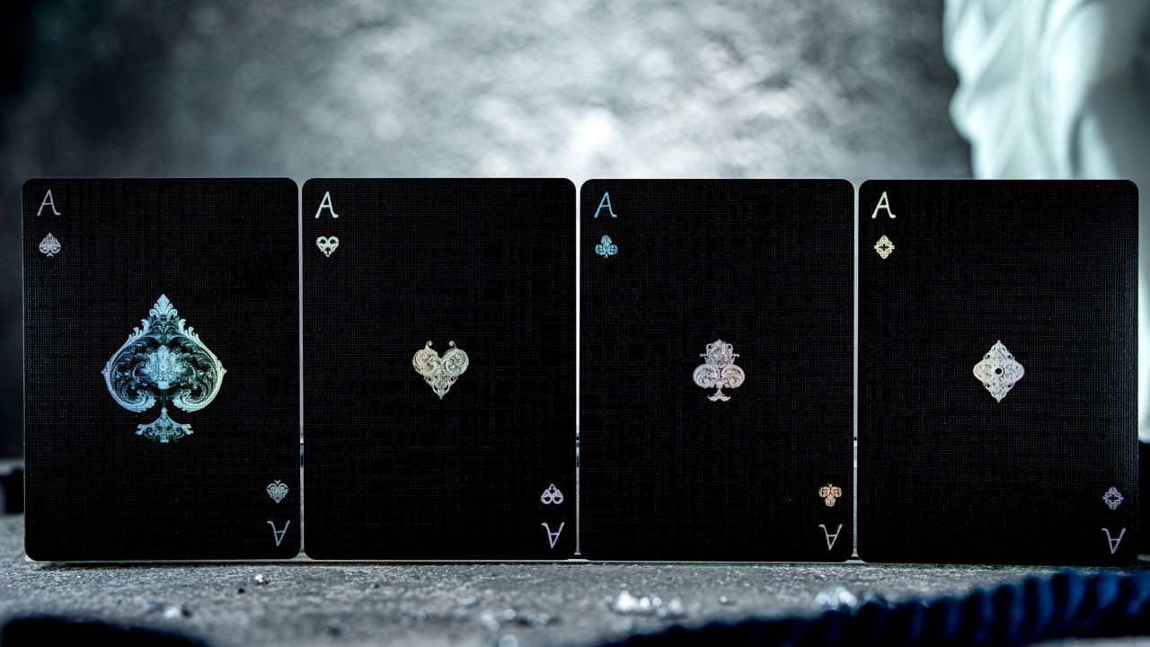 Venus Playing Cards by TCC Fashion | BoardGameGeek