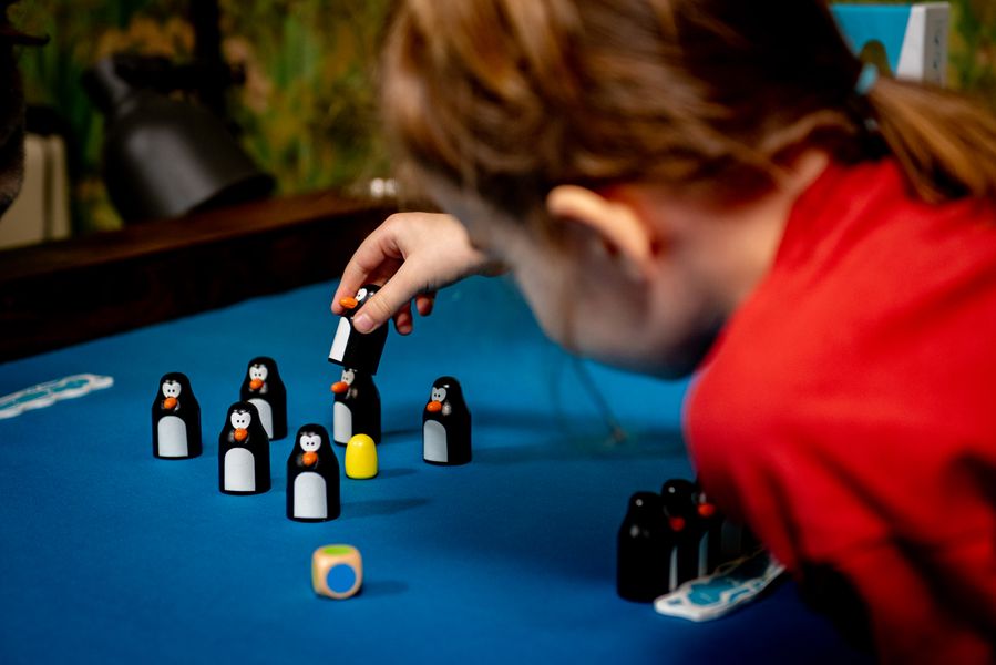 Pengolo @ www.instagram.com/BoardGameColors