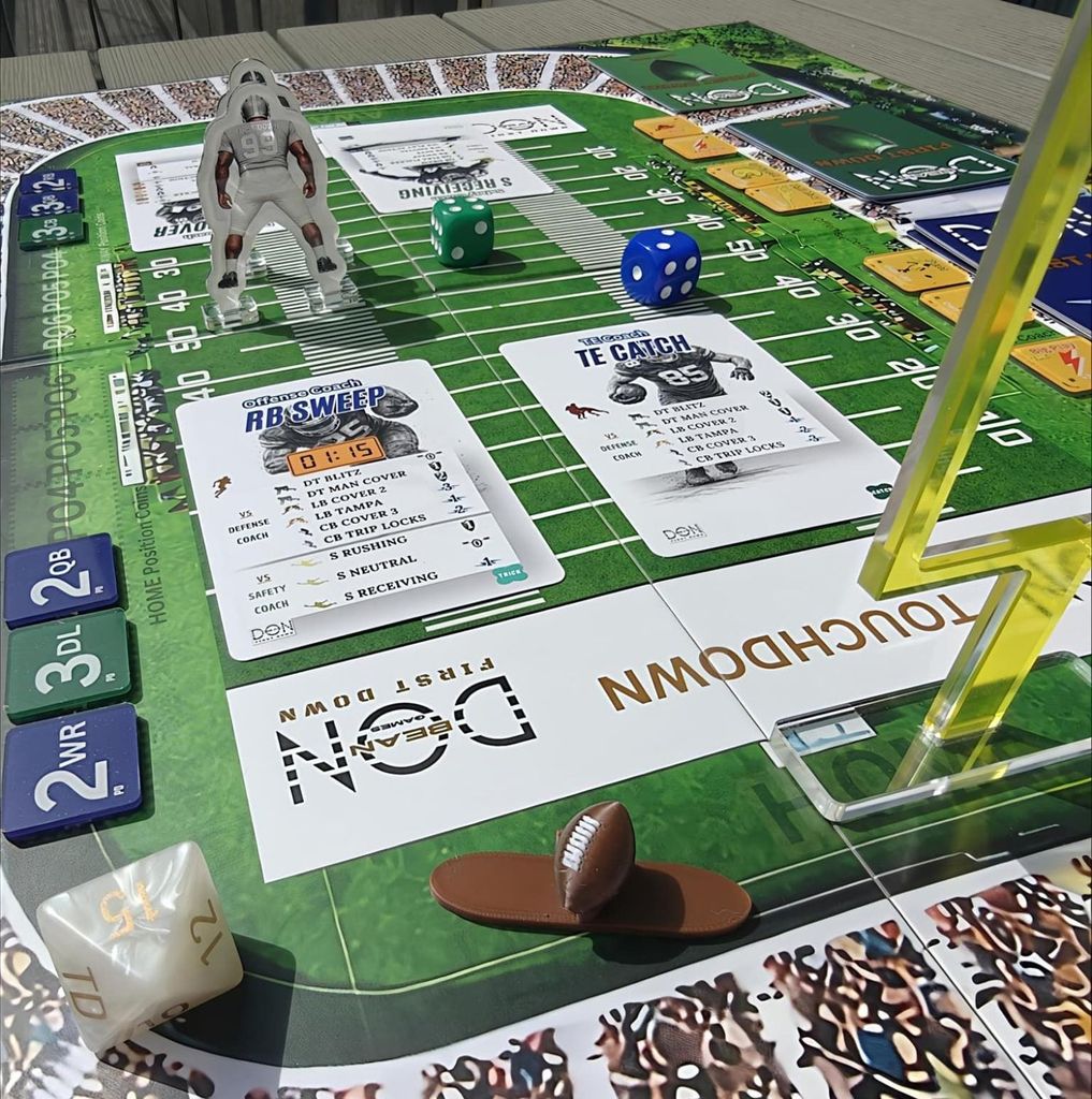 Illustration 3 de FIRST DOWN: Tactical Football Board Game